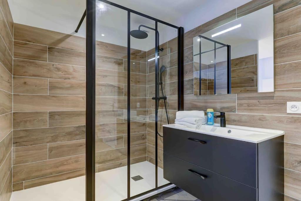 La Manufacture - Topdestination-Bourg - Centre Ville - Classe 3 Etoiles Εξωτερικό φωτογραφία